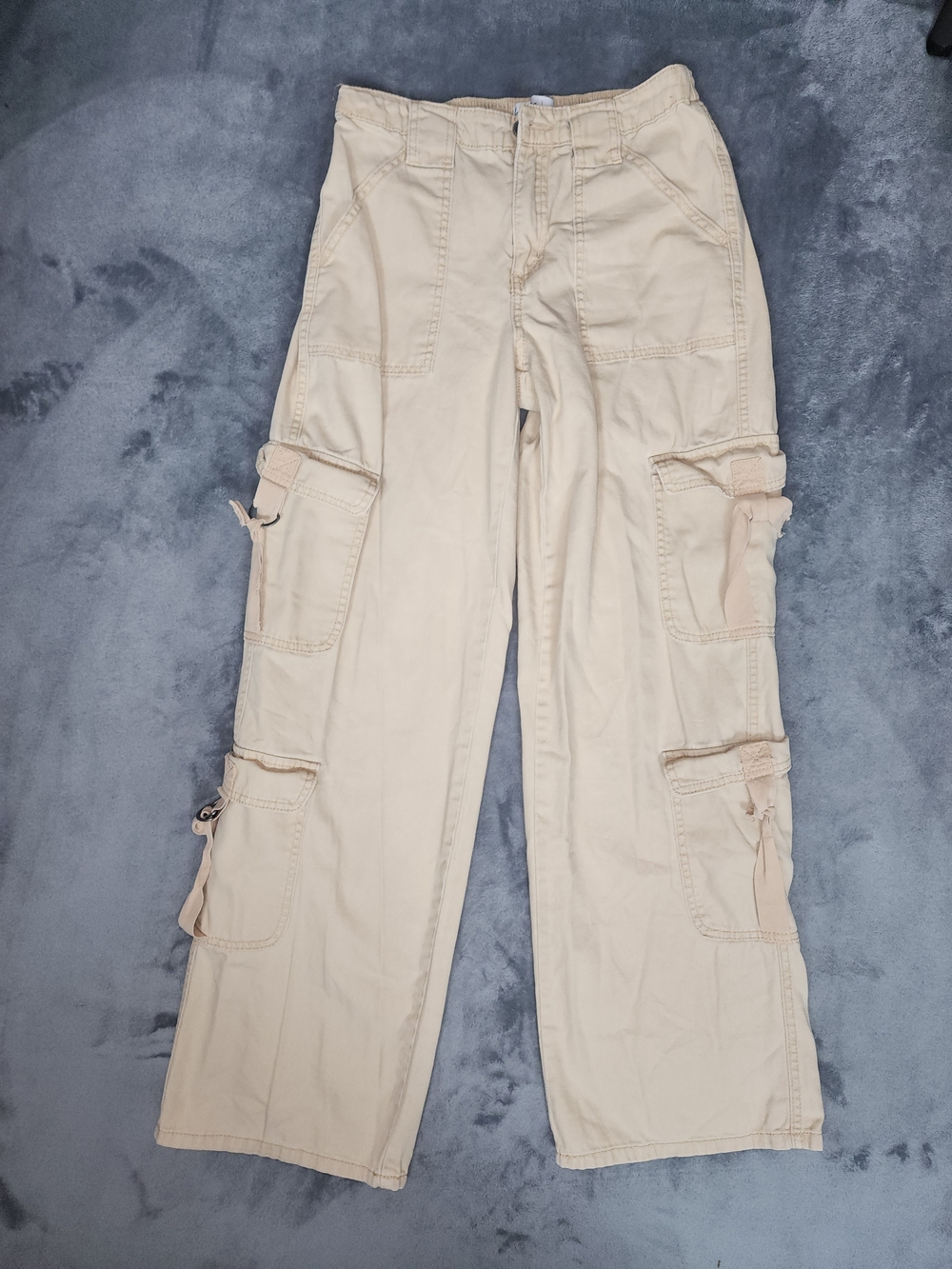 Women's Wide Leg Cargo Jeans in Beige